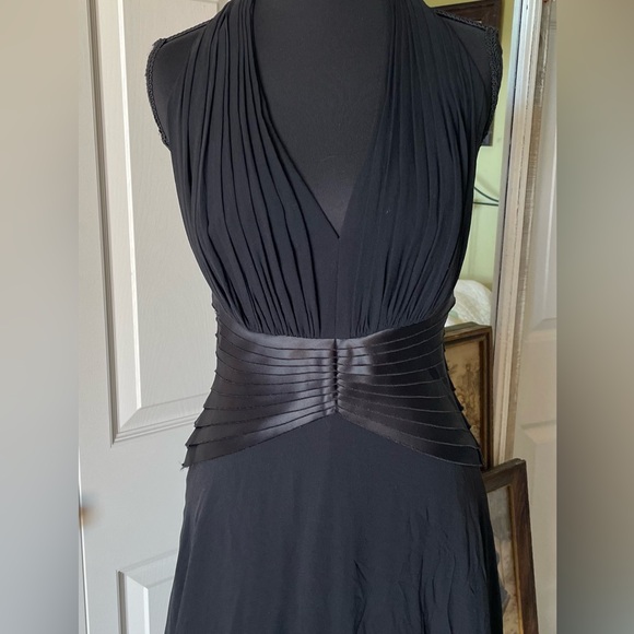 Tadashi Shoji | Silk Chiffon Halter Party Dress.  Size 2. Feminine. Black tie - Picture 4 of 11